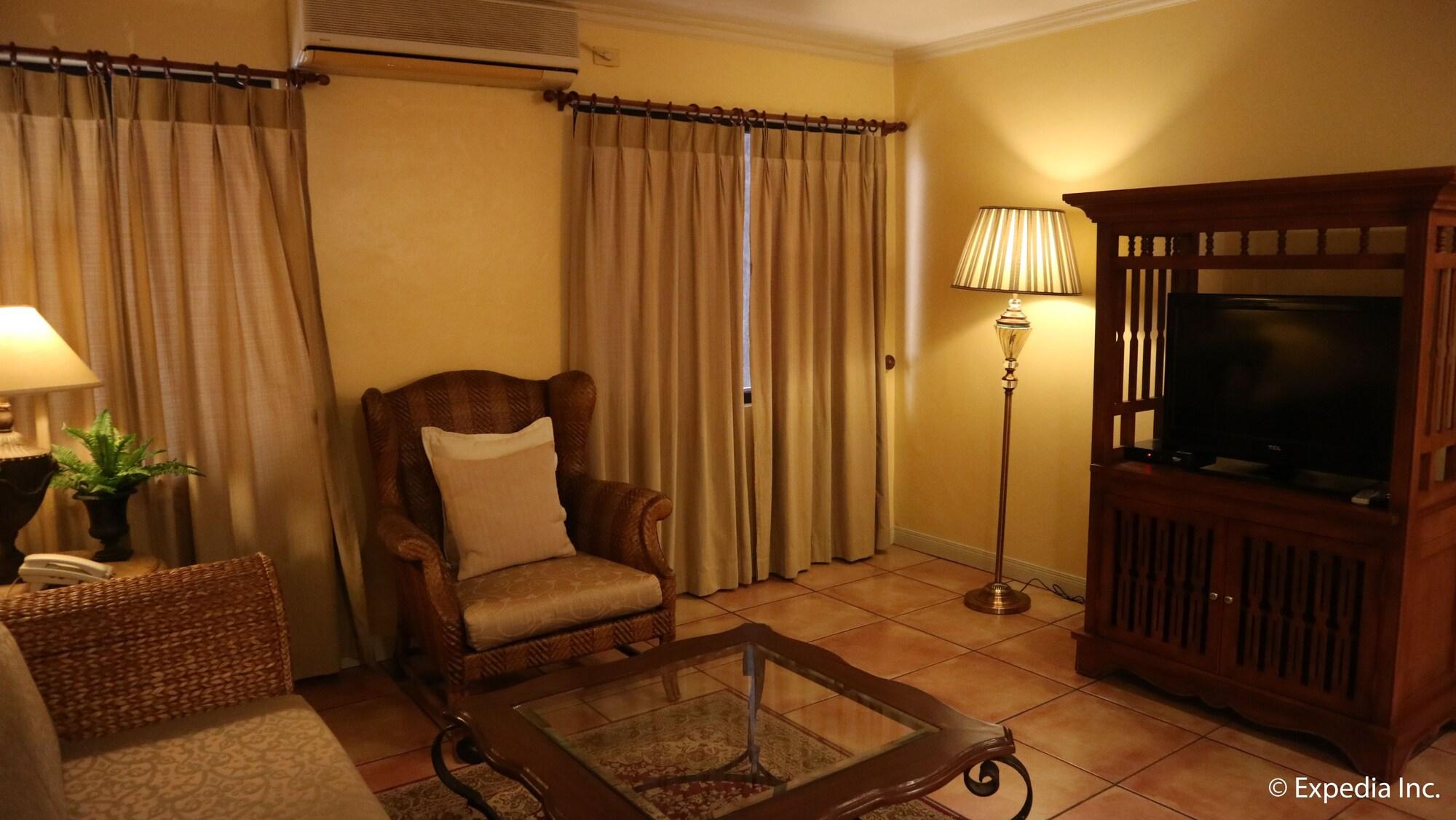 Sophia Suites Residence Hotel Cebu Exterior photo
