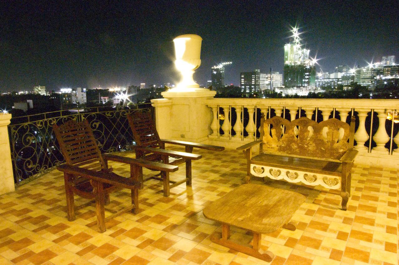 Sophia Suites Residence Hotel Cebu Exterior photo