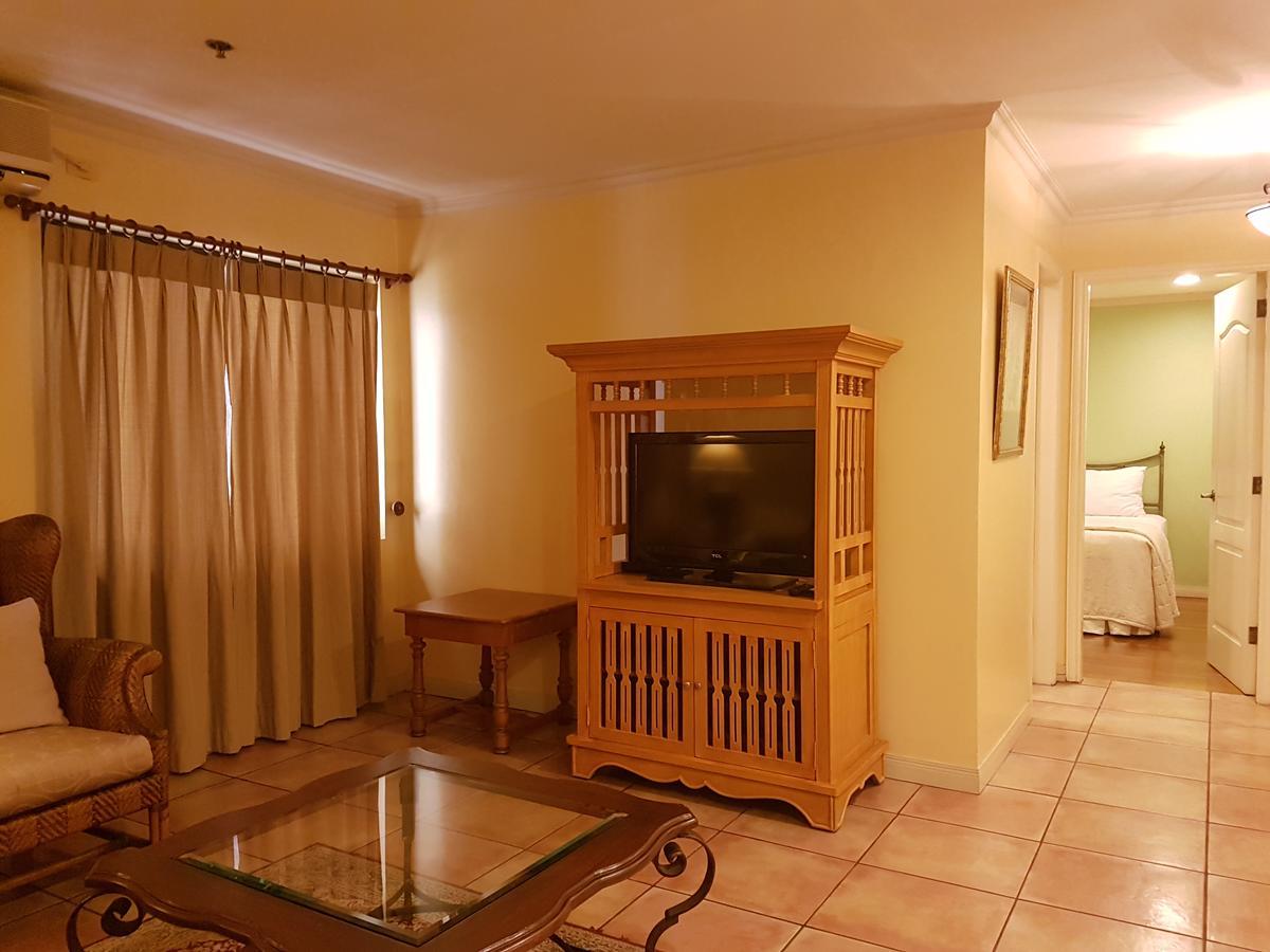 Sophia Suites Residence Hotel Cebu Exterior photo