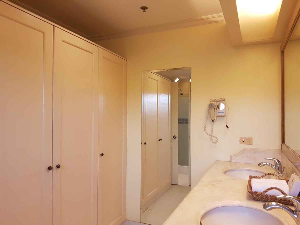 Sophia Suites Residence Hotel Cebu Exterior photo