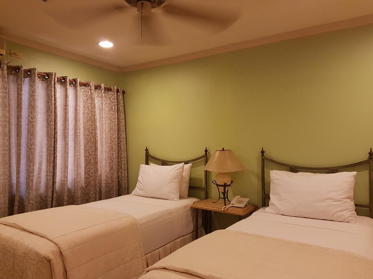 Sophia Suites Residence Hotel Cebu Exterior photo