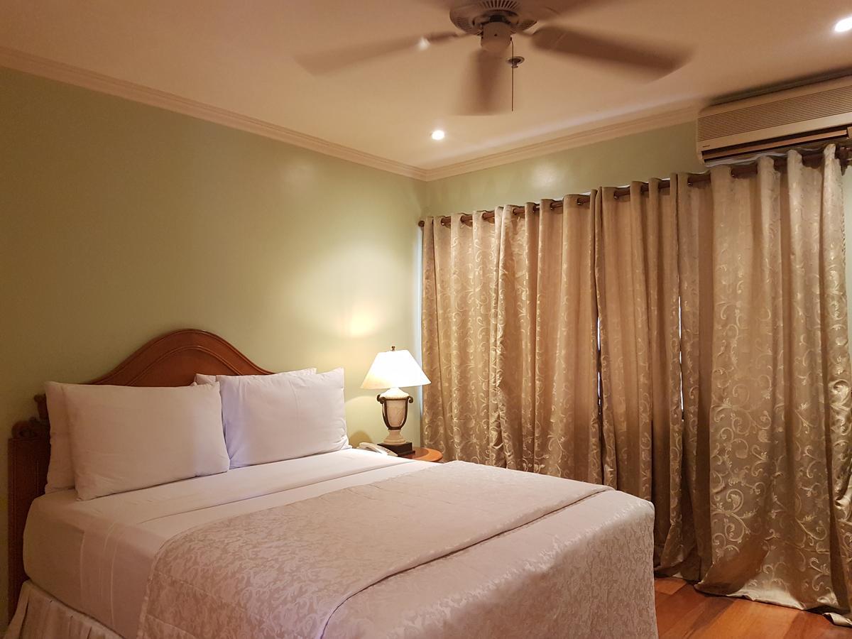Sophia Suites Residence Hotel Cebu Exterior photo